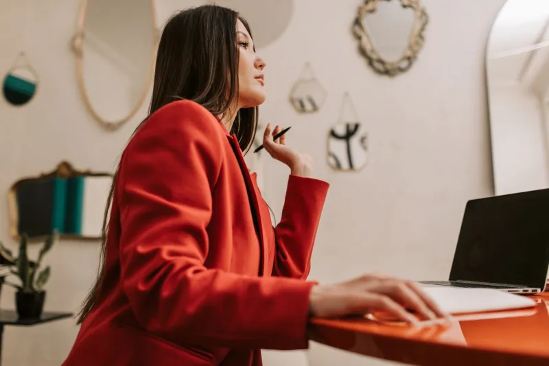 Quand la réussite ne suffit pas : comprendre et vaincre le syndrome de l'imposteur au travail